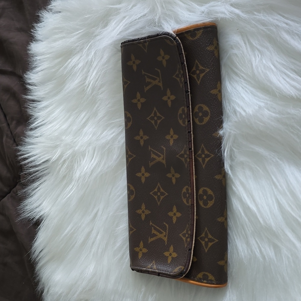 Louis Vuitton clutch (project piece)